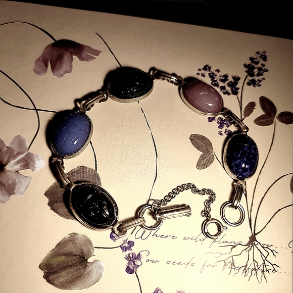 5 stone Glass Scarab "Good vibes" goldtone Bracelet - Picture 2 of 4